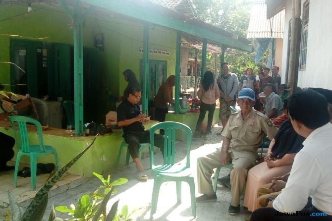 Suasana rumah duka di Kecamatan Jatibarang Indramayu, Jawa Barat. - Image
