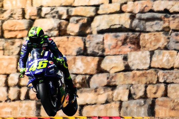 Pembalap Movistr Yamaha, Valentino Rossi - Image