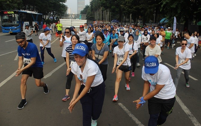 Asri Welas dan Delta FM menyelenggarakan aksi olahraga Delta Dance Walk di ajang Car Free Day. - Image