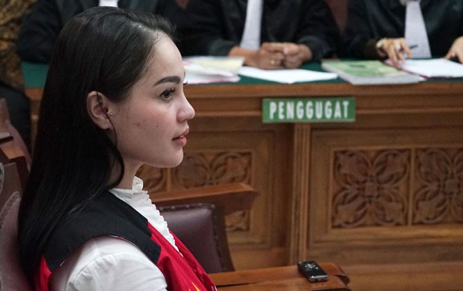Jennifer Dunn menghadiri sidang lanjutan kasus penyalahgunaan narkoba di Pengadilan Negeri Jakarta Selatan, Kamis (12/4). - Image