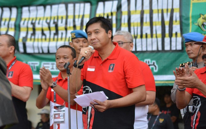 Ketua SC Piala Presiden 2018, Maruarar Sirait angkat topi dengan jiwa besar Bonek dalam menerima kekalahan Persebaya - Image