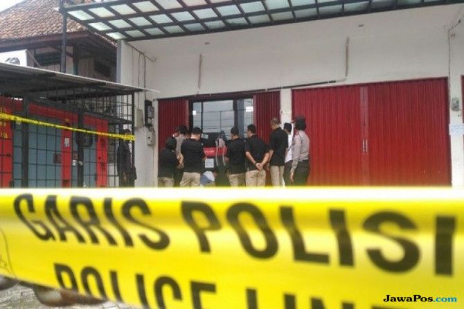ILUSTRASI: Sebuah rumah kontrakan yang berlokasi di Perumahan Villa Tembalang Blok A 8 RT 05 RW 05, Kota Semarang, digeledah oleh petugas kepolisian Sektor Tembalang pada Rabu (15/8) malam. - Image