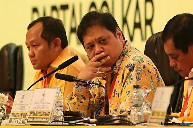 KPK akan menelusuri dugaan aliran dana suap PLTU Riau-1 ke Munaslub Partai Golkar 2017. Pemanggilan terhadap Ketua Umum Partai Golkar Airlangga Hartarto belum ada kepastian. - Image