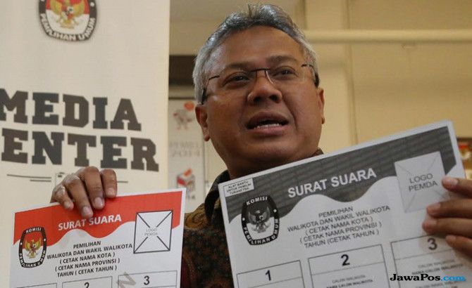 Ketua KPU, Arief Budiman. Arief mengklaim bahwa timnya menemukan dugaan seorang napi korupsi nyaleg. - Image