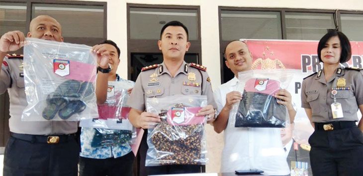Polres Sukabumi Kota menunjukan barang bukti - Image