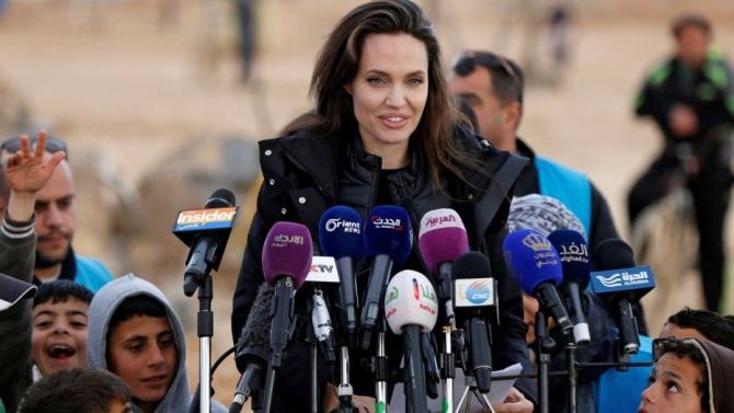 Angelina Jolie Bertemu Pengungsi Syria - Image
