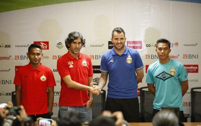 Stefano Cugurra dan Simon McMenemy jelang laga pembuka Liga 1 2018 - Image