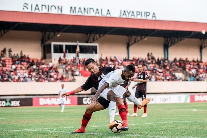 Persebaya sudah melupakan kekalahan di kandang Persipura. - Image