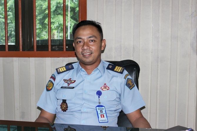 Kepala Kesatuan Pengamanan Lapas (KPLP) Kelas 1A Sidoarjo Tristiantoro Adi Wibowo. Pihaknya siap serahkan Vigit ke Satgas Anti Mafia Bola - Image