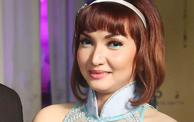 Rumah Roro Fitria kerap didatangi orang yang mengaku utusan Nyai Roro Kidul. - Image
