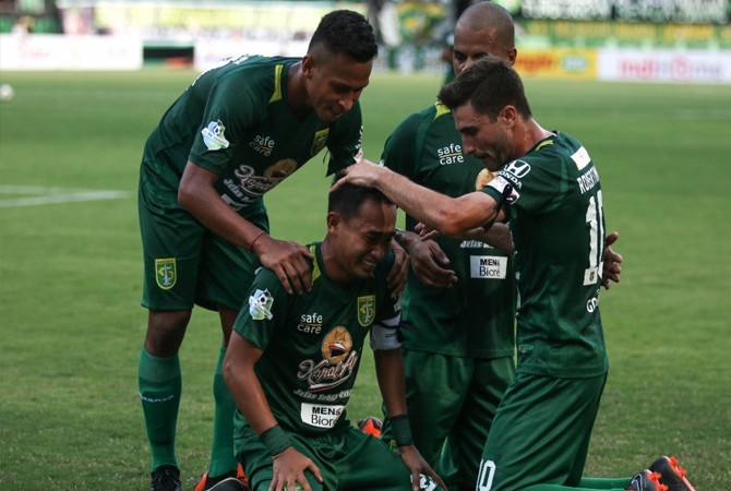 Persebaya Surabaya dijatuhi sanksi denda dengan total mencapai Rp 410 juta oleh Komisi Disiplin PSSI. - Image