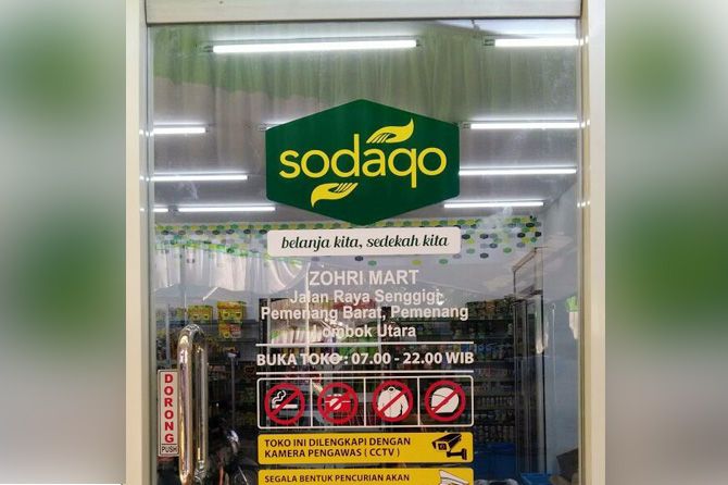Minimarket Sodaqo milik Lalu Muhammad Zohri membantu korban gempa di Lombok. - Image