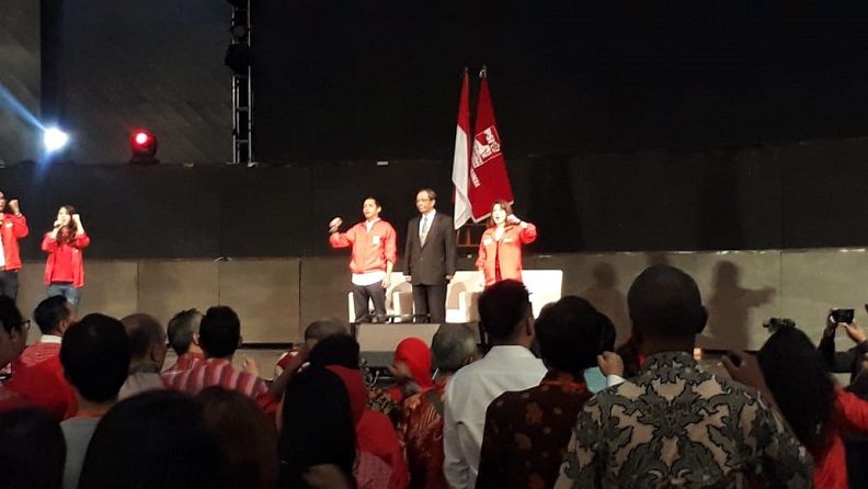 Mahfud MD hadir dalam pembekalan bagi calon anggota legislatif (caleg) DPR RI dan DPRD dari Partai Solidaritas Indonesia (PSI), Senin (20/8). Mahfud menolak menjadi ketua tim kampanye nasional Jokowi-Ma - Image