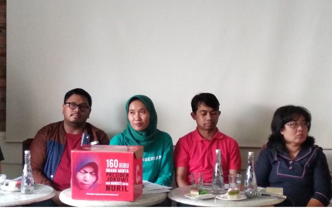 Ketua Harian Masyarakat Pemantau Peradilan Indonesia Fakultas Hukum Universitas Indonesia (MaPPI-FHUI), Dio Ashar Wicaksana (paling kiri), dalam sebuah diskusi di kawasan Cikini, Jakarta Pusat, Sabtu (24/11). - Image