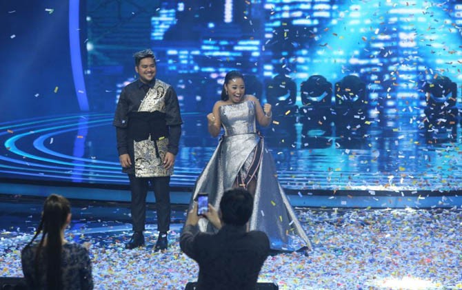 Ekspresi Maria setelah diumumkan menjadi idola baru Indonesia. - Image