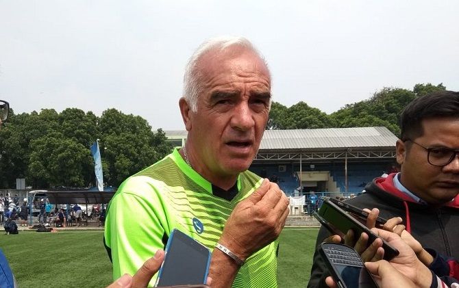 Mario Gomez klarifikasi soal kabar dirinya tak nyaman bersama Persib Bandung. - Image