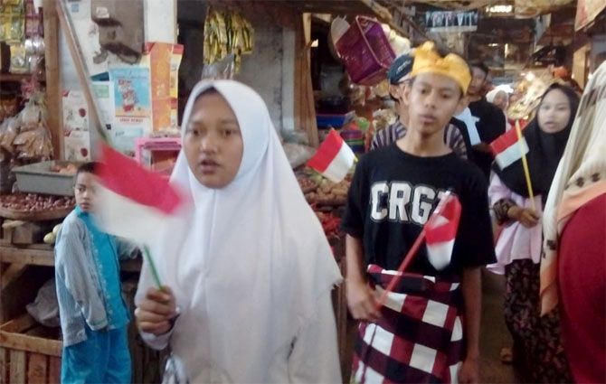 UNIK: Peringatan Sumpah Pemuda di Pasar Kepanjen. - Image