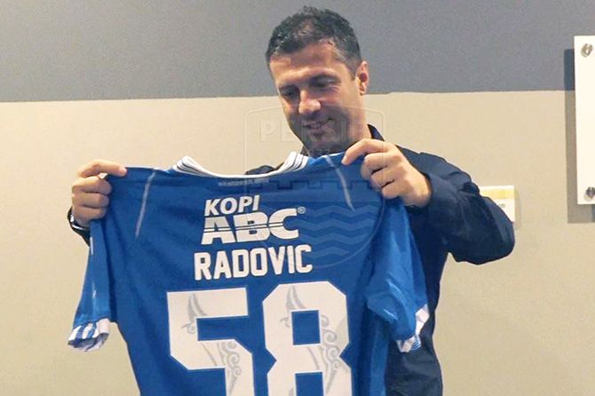 Miljan Radovic akhirnya kembali gabung Persib Bandung., - Image