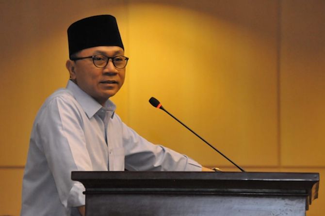 Ketua Majelis Permusyawaratan Rakyat (MPR) Zulkifli Hasan mengajak seluruh pihak untuk melakukan apa saja demi menyelamatkan dan meringankan korban gempa dan tsunami Palu-Donggala. - Image