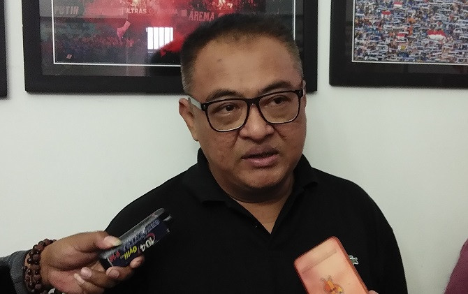 GM Arema, Ruddy Widodo belum memastikan status kiper asing Arema. - Image