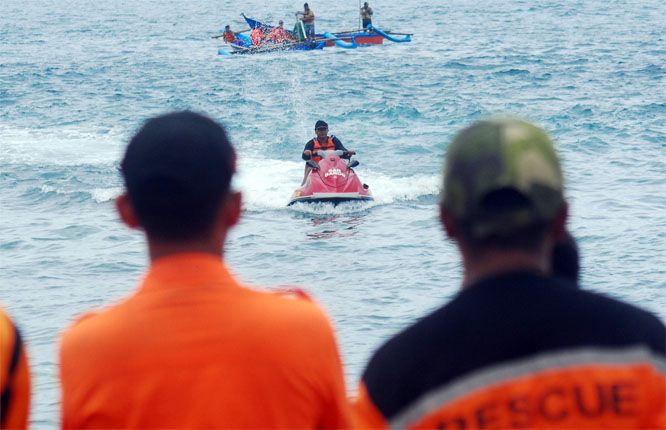 ILUSTRASI: Laka laut masih tetap tinggi, karena banyak wisatawan yang meremehkan imbauan petugas. - Image