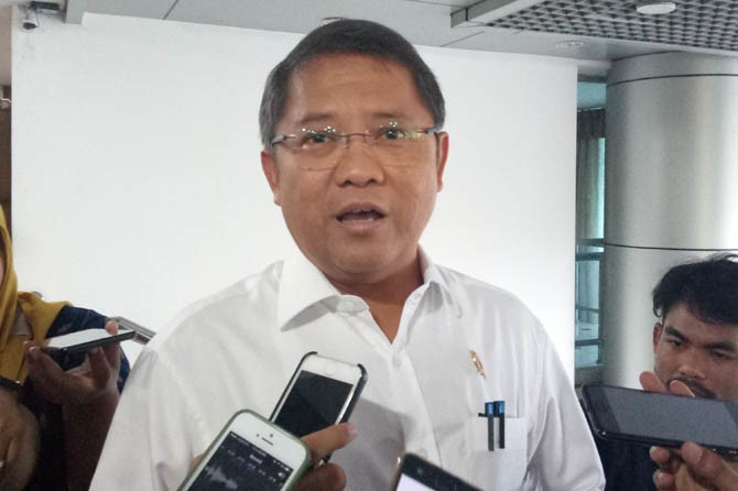 Menteri Kominfo Rudiantara di Kantor Kemenkominfo, Jakarta, Senin (7/5) . - Image