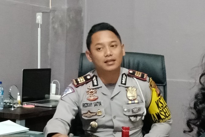 Kasatlantas Polres Cirebon Kota, AKP Rezkhy Satya Dewanto. - Image