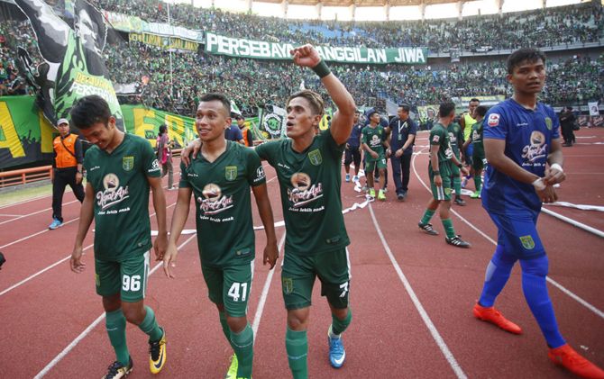 Persebaya saat merayakan gelar juara Liga 2 2017 - Image