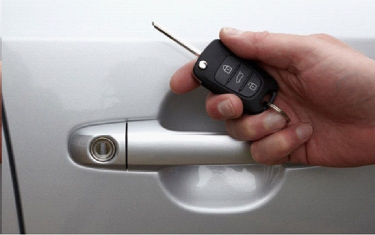 Mobil bisa dijebol maling dengan ngehek kode kunci remote - Image