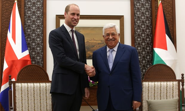 Pangeran William bersama Presiden Palestina Mahmoud Abbas - Image