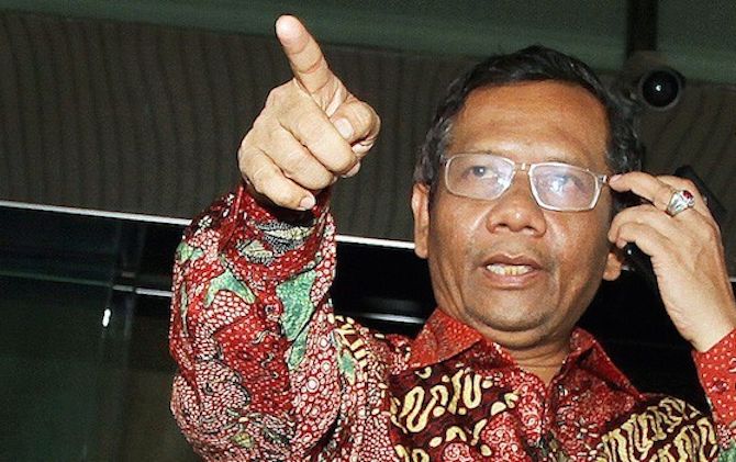 mantan ketua Mahkamah Konstitusi (MK) Mahfud MD yang sempat disebut-sebut menjadi calon kuat calon wakil presiden (cawapres) Jokowi itu gagal di tikungan terkahir karena - Image