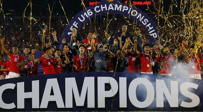 Fachri Husaini sangat salut dengan dukungan luar biasa para penonton terhadap perjuangan Timnas U-16. - Image