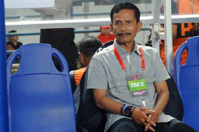 Djadjang Nurdjaman langsung turun latih Persebaya di hari pertama kedatangannya. - Image