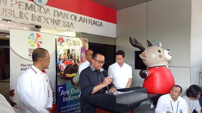Menpora Imam Nahrawi menunggu langkah konkret PSSI dalam mengatasi kasus kematian suporter. - Image