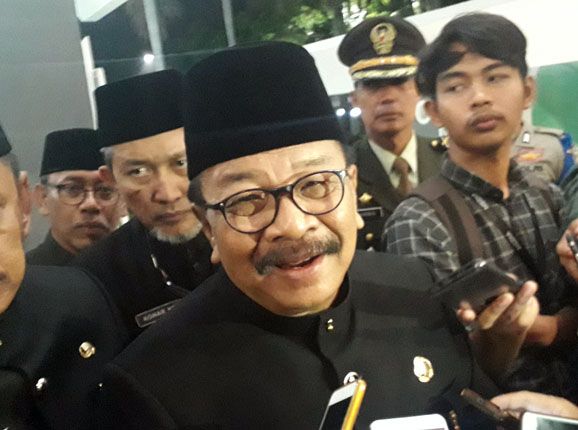 Gubernur Jawa Timur Soekarwo menegaskan Pemprov Jatim akan memberikan santunan bagi semua korban tewas maupun luka. - Image