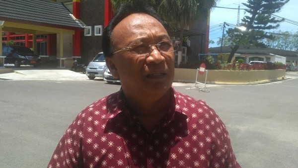 Kepala Badan Kepegawaian Daerah (BKD) Sumbar Yulitar - Image