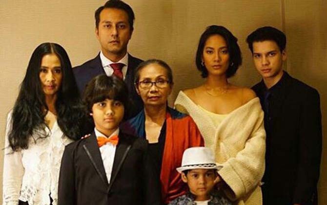 Keluarga dalam film Pengadi Setan besutan Joko Anwar. - Image