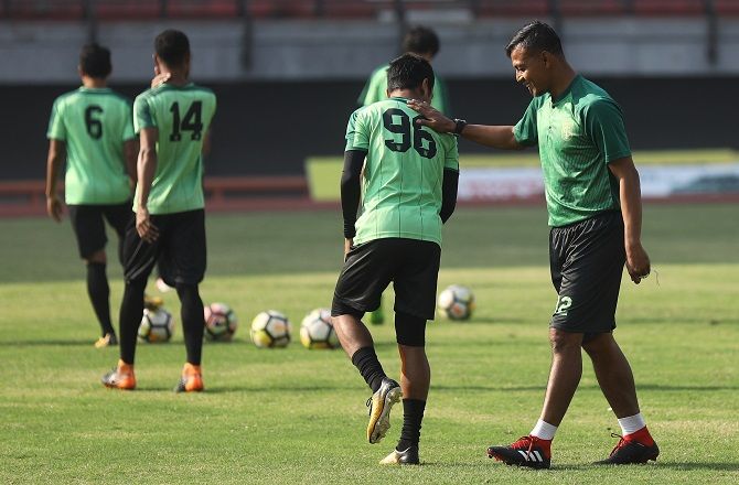Bejo Sugiantoro akan maksimalkan pemain yang ada untuk melanjutkan tugasnya sebagai karteker Persebaya. - Image