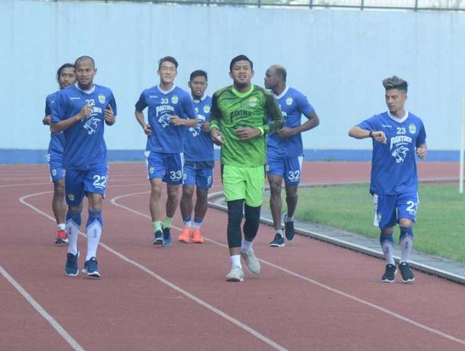 Persib Bandung akan lakoni uji coba melawan 2 tim sekaligus. - Image
