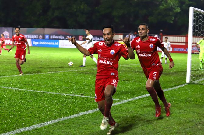 Kubu Persija mempertanyakan kenapa Persib tak mencari venue lain - Image
