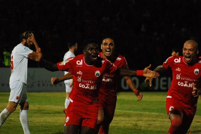Osasaha akan didampingi Marko Simic di laga versus Bali United. - Image