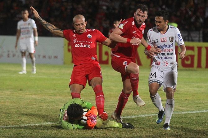 Persija Jakarta tak berminat datangkan pemain berlabel Timnas. - Image