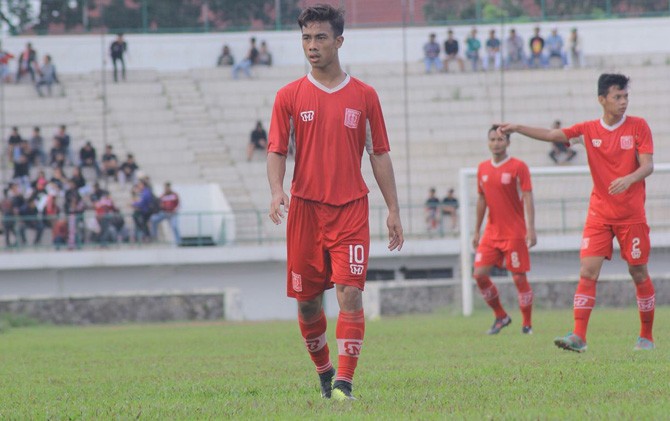 Salah seorang pemain Aceh yang saat ini memperkuat Persika Karawang, Rizky Yusuf - Image