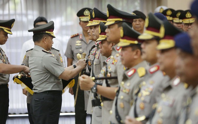 Polri mengirimkan satu perwira tinggi dan tiga pamen terbaiknya untuk ditugaskan di KPK. Mereka selama ini berpengalaman di bidang reserse yang juga meliputi kasus korupsi. - Image
