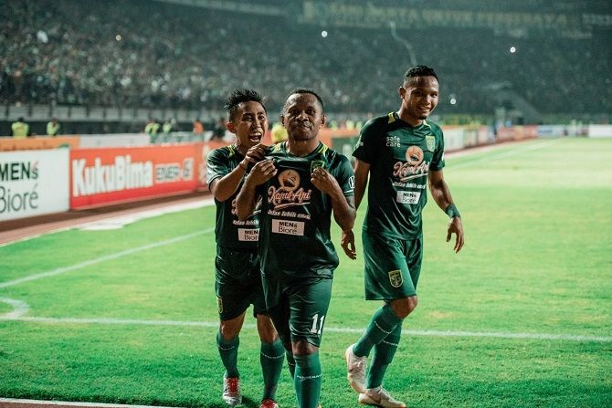 Persebaya kembali meraih kemenangan besar saat tampil di Stadion Gelora Bung Tomo. - Image