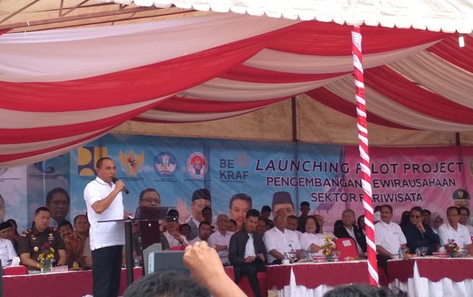 Gubernur Sumatera Utara (Sumut), Edy Rahmayadi saat hadiri Launching Pilot Project Sektor Pariwisata, di Desa Janji Raja, Kecamatan Sitio-tio, Kabupaten Samosir, Sumatera Utara (Sumut), Kamis (20/9). - Image