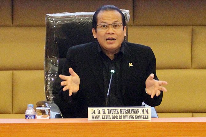 Wakil Ketua DPR Taufik Kurniawan. - Image