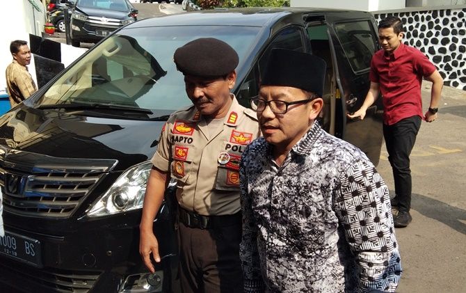Plt Wali Kota Malang, Sutiaji saat menghadiri pemeriksaan di Polres Malang Kota, Jumat (31/8). - Image