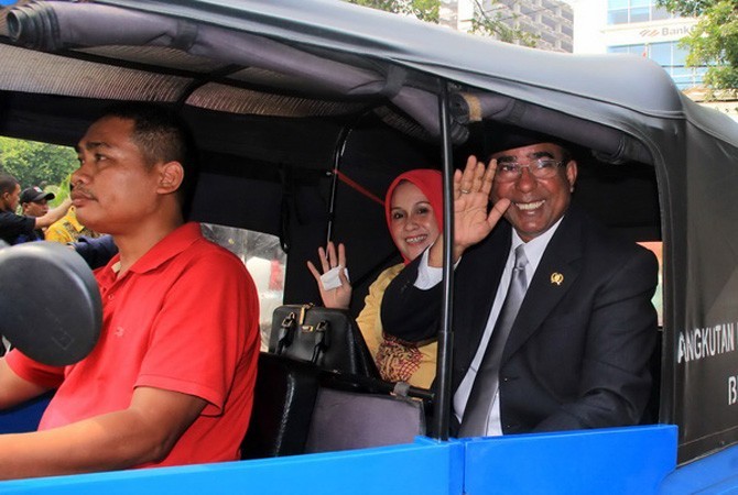 Politikus Senior Golkar, Ashraf Ali - Image