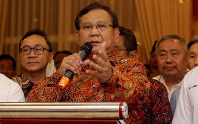 Capres nomor urut 02, Prabowo Subianto mengaku terharu dengan dukungannya sejumlah tokoh kepadanya. Mulai dari putri Bung Karno, Rachmawati Soekarnoputri, Amien Rais, hingga Sohibul Iman - Image